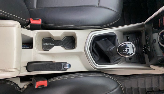 2021 Mahindra XUV300 W8 (O) 1.5 DIESEL, Diesel, Manual, 37,334 km, Gear Lever