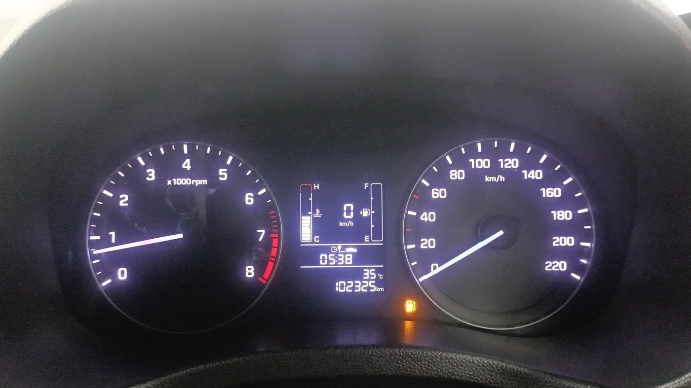 2015 Hyundai Creta E PLUS 1.6 PETROL, CNG, Manual, 1,02,271 km, Odometer Image