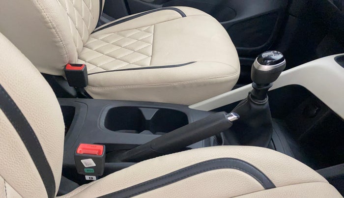 2022 Nissan MAGNITE XE, Petrol, Manual, 10,558 km, Gear Lever