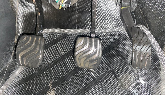 2022 Nissan MAGNITE XE, Petrol, Manual, 10,558 km, Pedals