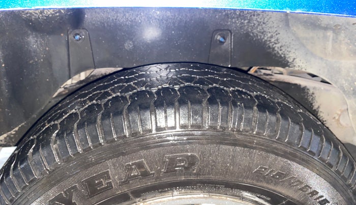 2016 Mahindra TUV300 T8, Diesel, Manual, 81,481 km, Right Rear Tyre Tread