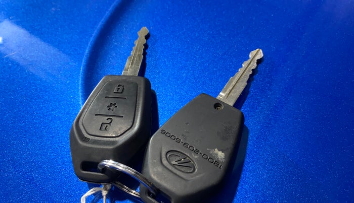 2016 Mahindra TUV300 T8, Diesel, Manual, 81,481 km, Key Close Up