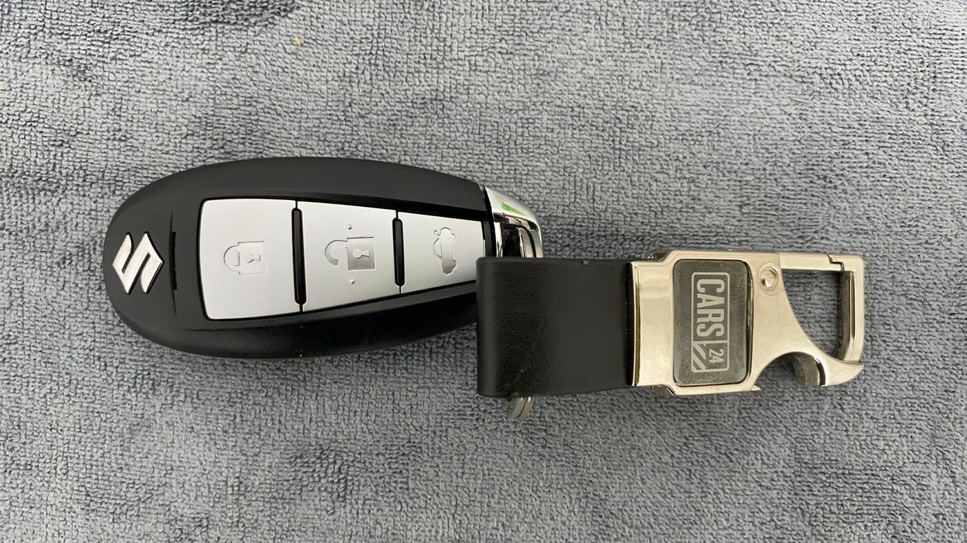 2016 Maruti Swift Dzire ZXI, Petrol, Manual, 82,298 km, Key Close Up