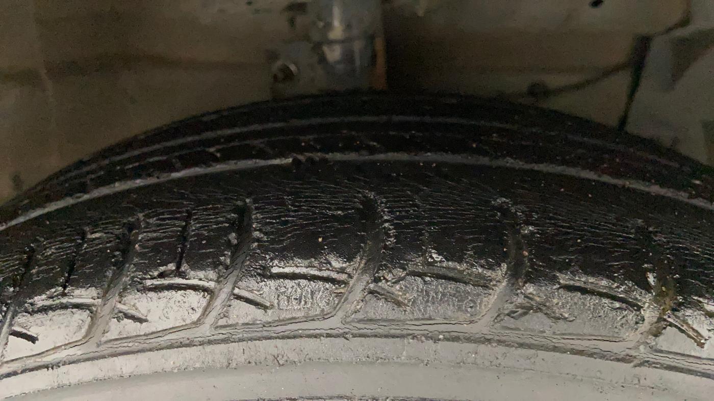 2016 Maruti Ciaz VDI+ SHVS, Diesel, Manual, 70,955 km, Right Front Tyre Tread