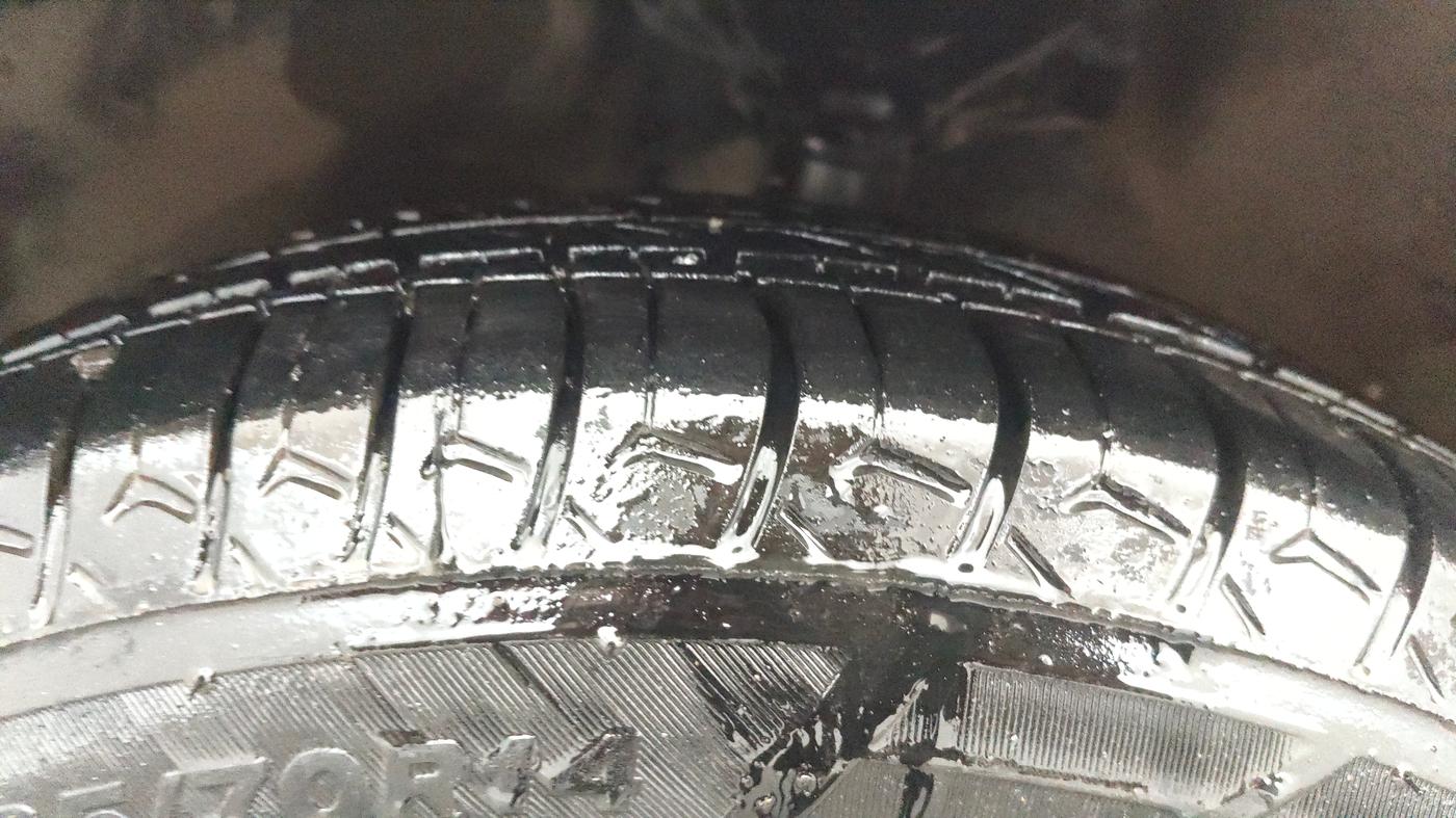 2017 Maruti Celerio ZXI AMT, CNG, Automatic, 87,633 km, Left Front Tyre Tread