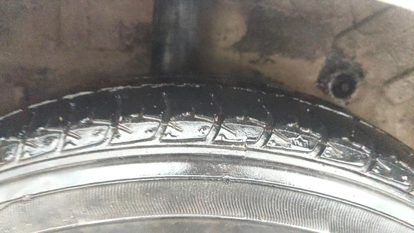 2017 Maruti Celerio ZXI AMT, CNG, Automatic, 87,633 km, Right Rear Tyre Tread