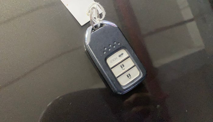 2020 Honda Amaze 1.2L I-VTEC VX CVT, Petrol, Automatic, 33,811 km, Key Close Up