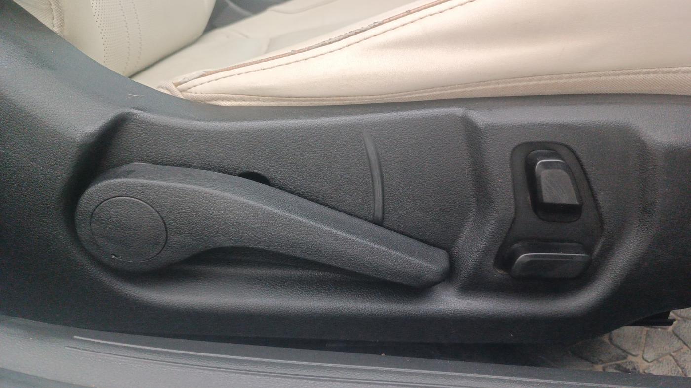 2023 Hyundai Verna SX (O) 1.5 MPI MT, Petrol, Manual, 34,307 km, Driver Side Adjustment Panel