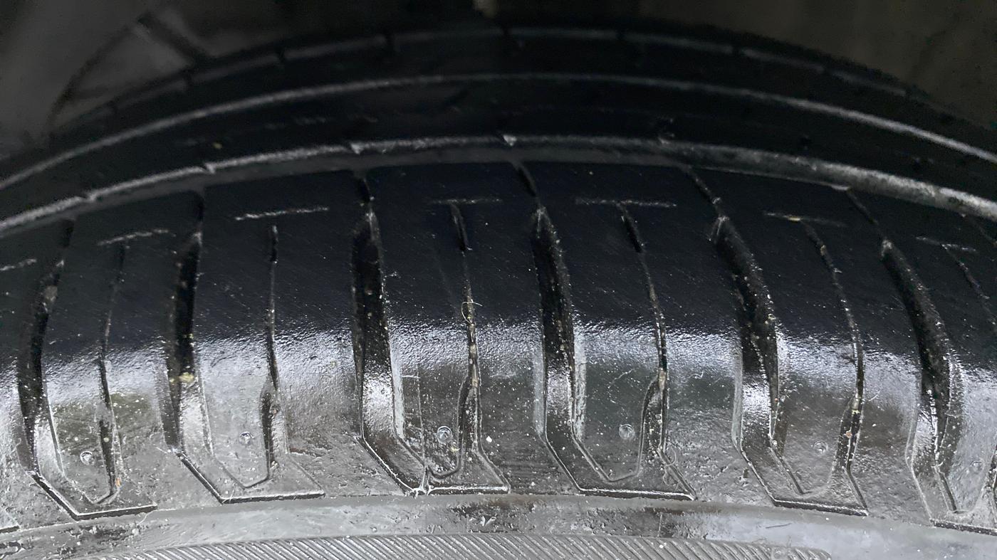 2019 Maruti Dzire ZXI, Petrol, Manual, 8,087 km, Left Front Tyre Tread