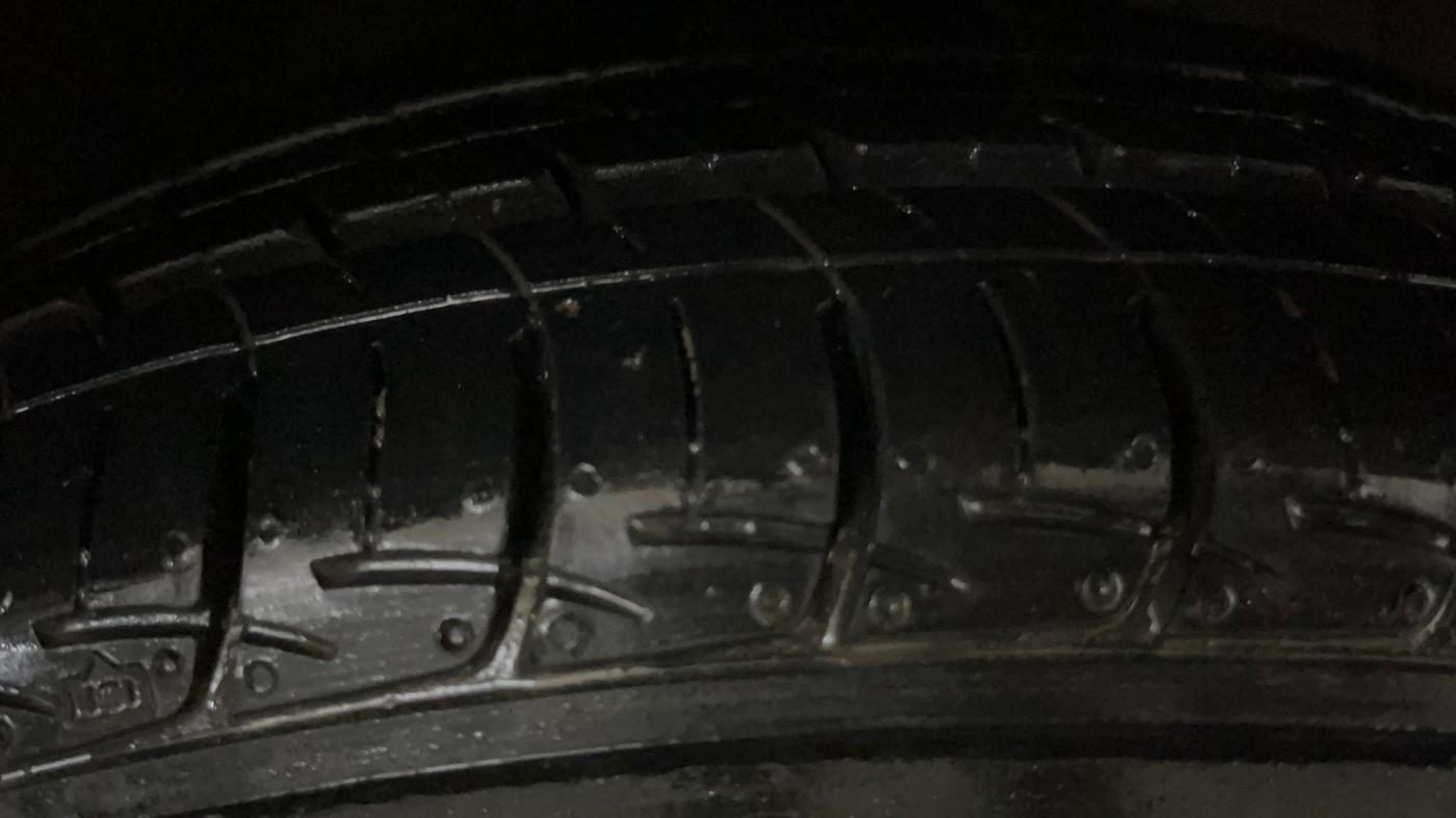 2019 Hyundai Grand i10 SPORTZ (O) AT 1.2 KAPPA VTVT, Petrol, Automatic, 59,776 km, Right Front Tyre Tread