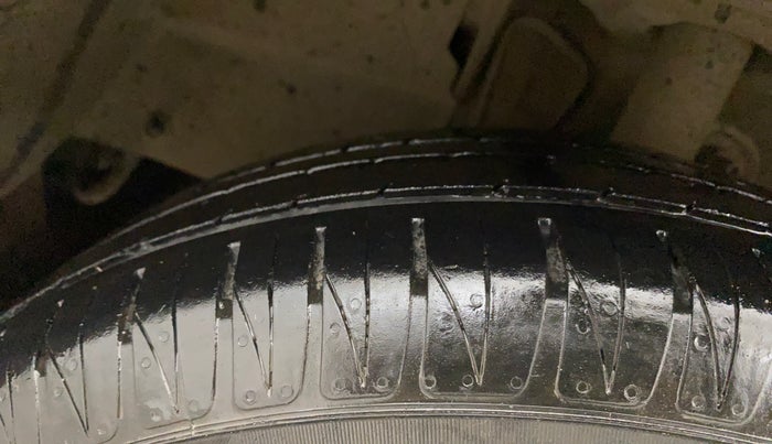 2016 Mahindra Kuv100 K8 D 6 STR, Diesel, Manual, 90,470 km, Left Front Tyre Tread