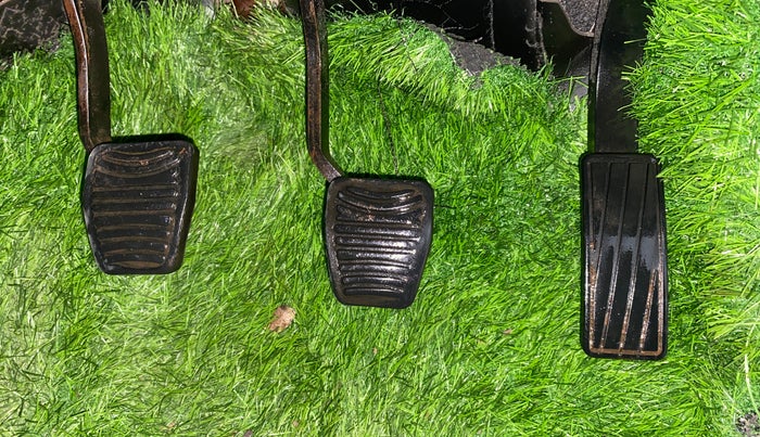 2016 Mahindra Kuv100 K8 D 6 STR, Diesel, Manual, 90,470 km, Pedals