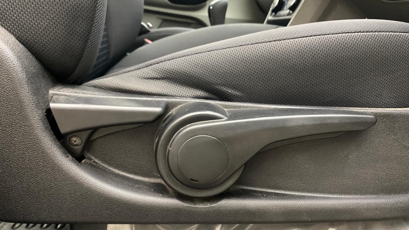 2019 Tata Tiago XZ PLUS PETROL, Petrol, Manual, 38,256 km, Driver Side Adjustment Panel