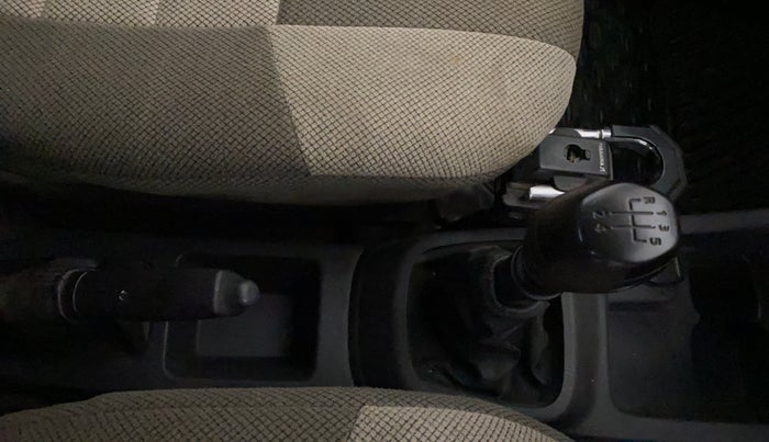 2017 Renault Kwid RXT 1.0, Petrol, Manual, 51,538 km, Gear Lever