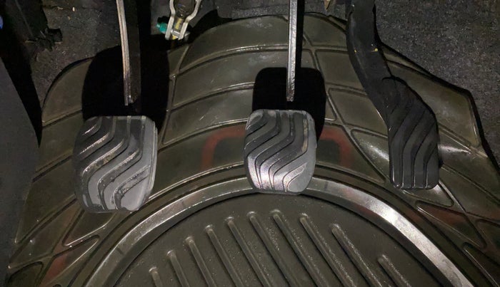 2017 Renault Kwid RXT 1.0, Petrol, Manual, 51,538 km, Pedals