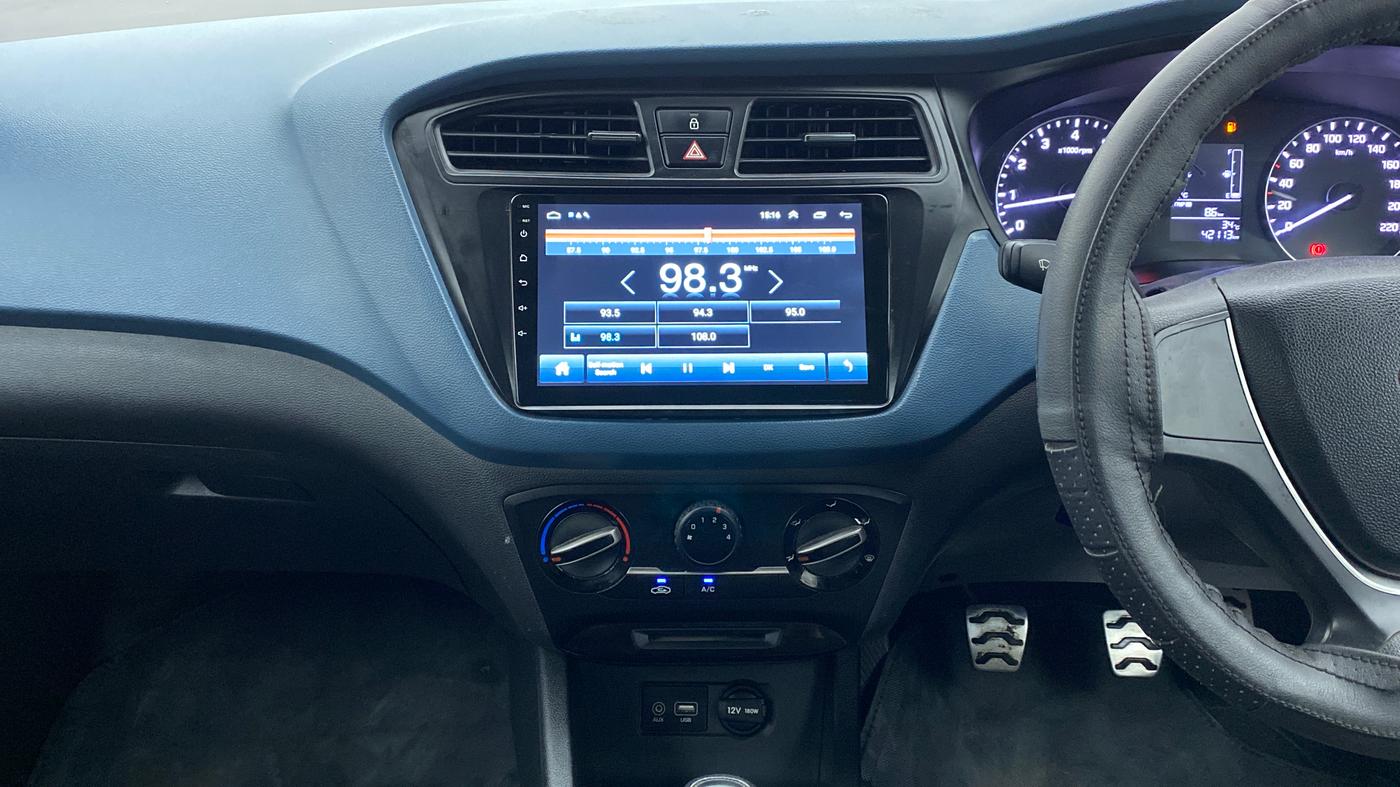 2015 Hyundai i20 Active 1.2, Petrol, Manual, 42,207 km, Air Conditioner