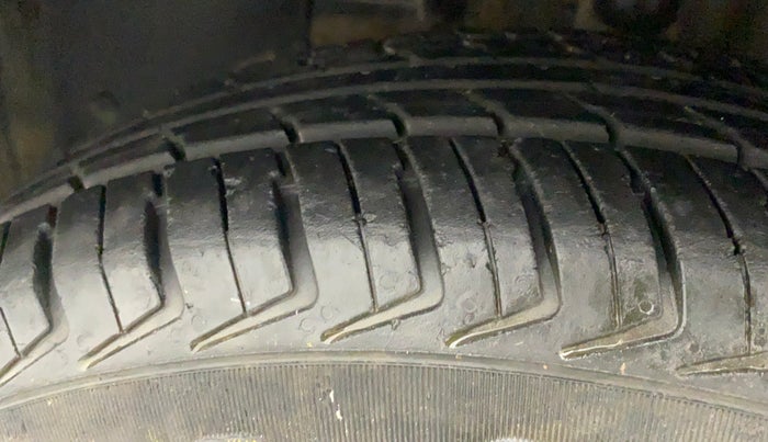 2018 Datsun Redi Go A, Petrol, Manual, 21,325 km, Left Front Tyre Tread