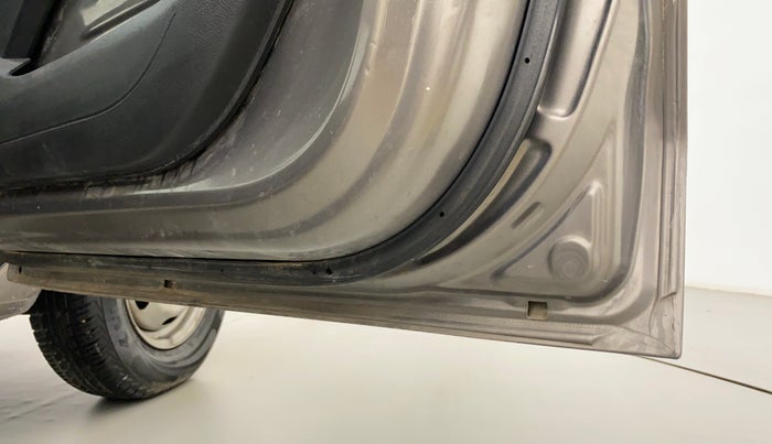 2018 Datsun Redi Go A, Petrol, Manual, 21,325 km, Driver-side door - Slightly rusted