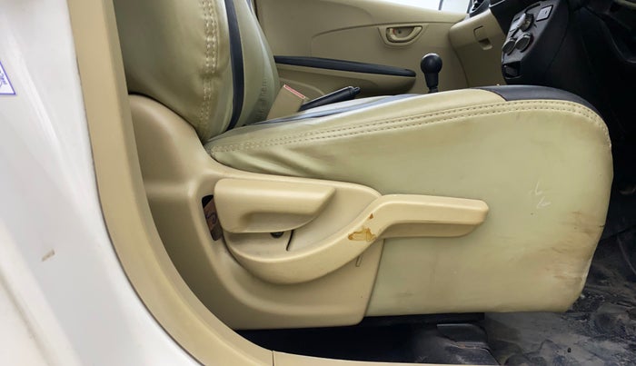 2015 Honda Mobilio 1.5L I-VTEC S, Petrol, Manual, 36,639 km, Driver Side Adjustment Panel