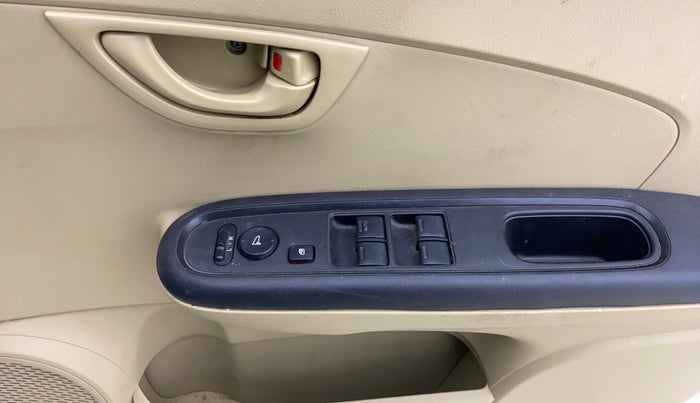 2015 Honda Mobilio 1.5L I-VTEC S, Petrol, Manual, 36,639 km, Driver Side Door Panels Control