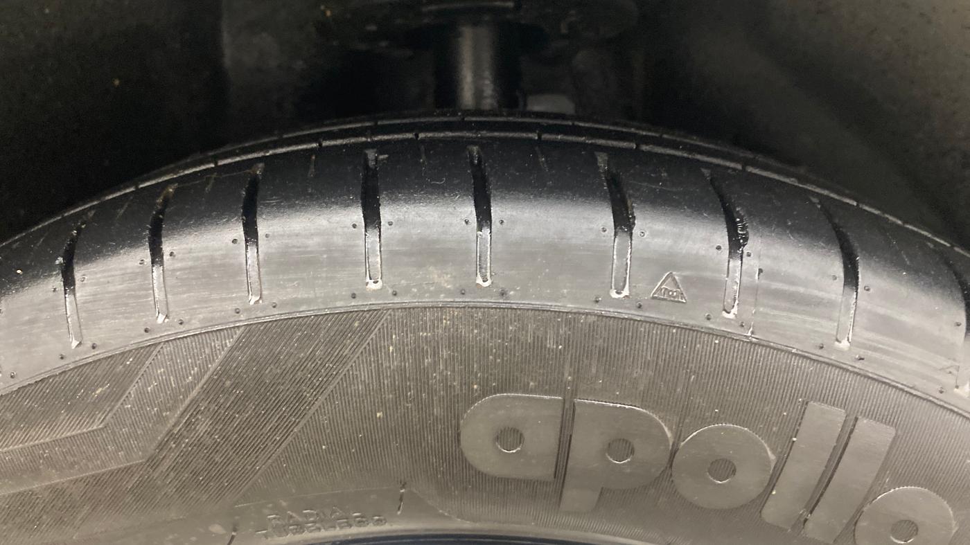 2023 Maruti Dzire ZXI Plus AMT, Petrol, Automatic, 23,956 km, Right Front Tyre Tread