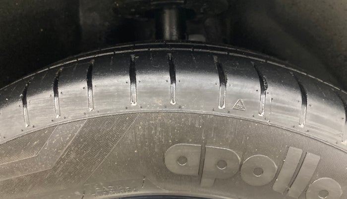 2023 Maruti Dzire ZXI Plus AMT, Petrol, Automatic, 23,956 km, Right Front Tyre Tread