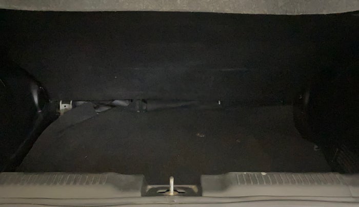 2023 Maruti Swift VXI, Petrol, Manual, 40,237 km, Boot Inside