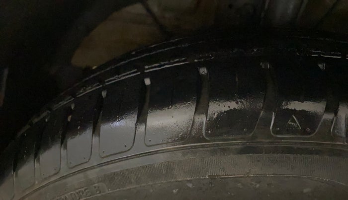 2023 Maruti Swift VXI, Petrol, Manual, 40,237 km, Left Front Tyre Tread