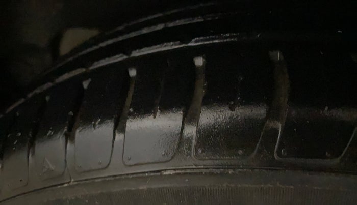 2023 Maruti Swift VXI, Petrol, Manual, 40,237 km, Left Rear Tyre Tread