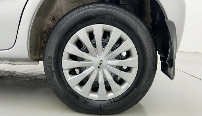 2011 Toyota Etios Liva G, Petrol, Manual, 67,800 km, Left Rear Wheel