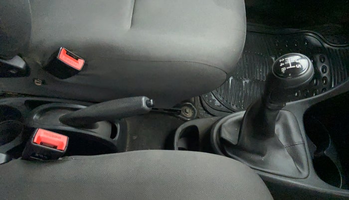 2011 Toyota Etios Liva G, Petrol, Manual, 67,800 km, Gear Lever