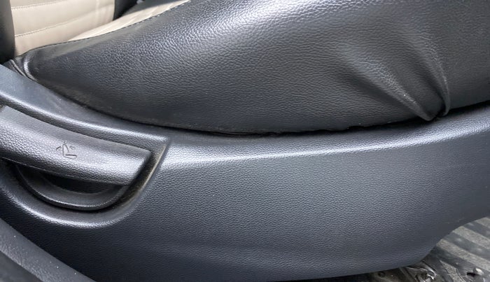 2015 Hyundai Grand i10 SPORTS 1.2 VTVT, Petrol, Manual, 34,467 km, Driver Side Adjustment Panel