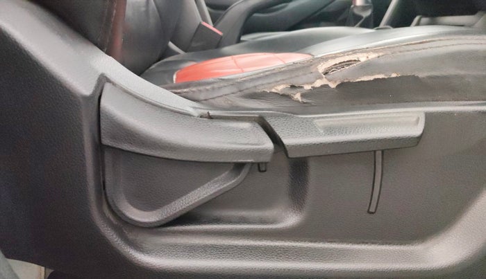 2020 KIA SELTOS HTE 1.5 DIESEL, Diesel, Manual, 74,418 km, Driver Side Adjustment Panel