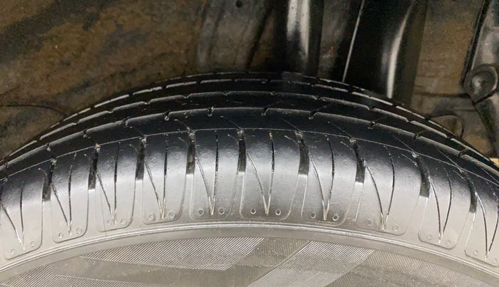 2020 KIA SONET HTE 1.2, Petrol, Manual, 19,200 km, Left Rear Tyre Tread