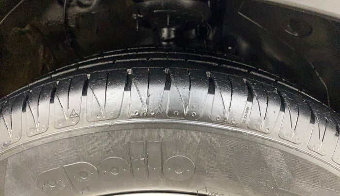 2020 KIA SONET HTE 1.2, Petrol, Manual, 19,200 km, Right Front Tyre Tread