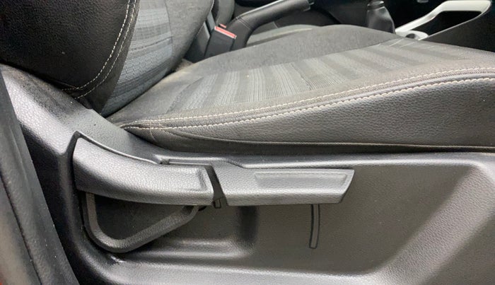 2020 KIA SONET HTE 1.2, Petrol, Manual, 19,200 km, Driver Side Adjustment Panel