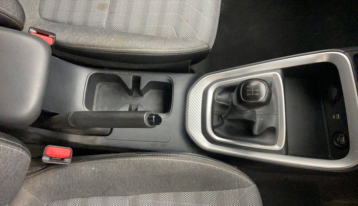 2020 KIA SONET HTE 1.2, Petrol, Manual, 19,200 km, Gear Lever