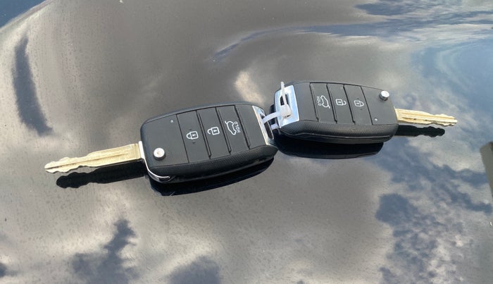 2023 KIA SONET HTK PLUS 1.2, Petrol, Manual, 34,088 km, Key Close Up