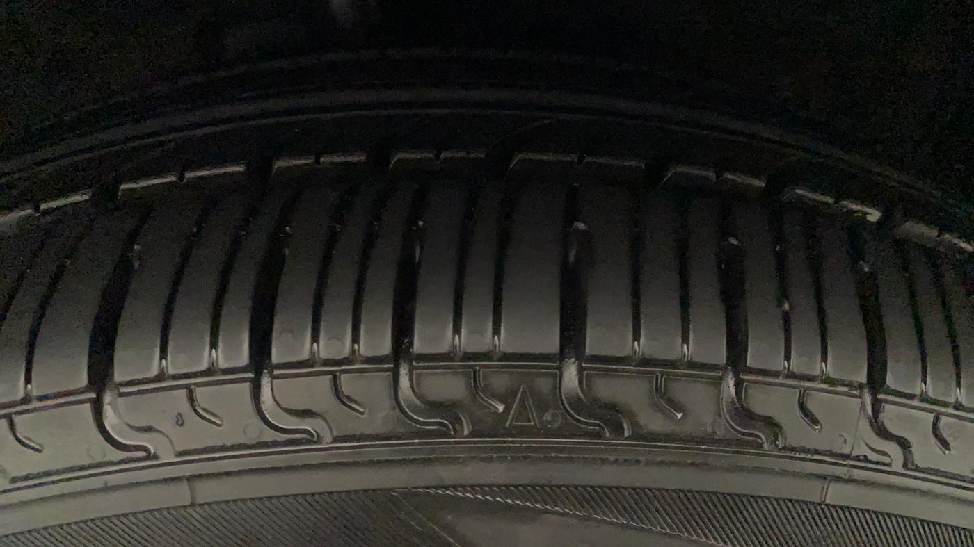 2015 Maruti Celerio ZXI AMT, Petrol, Automatic, 32,818 km, Right Front Tyre Tread