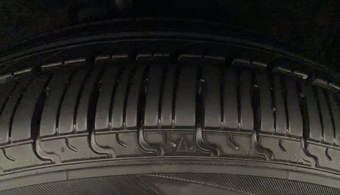 2015 Maruti Celerio ZXI AMT, Petrol, Automatic, 32,818 km, Right Front Tyre Tread