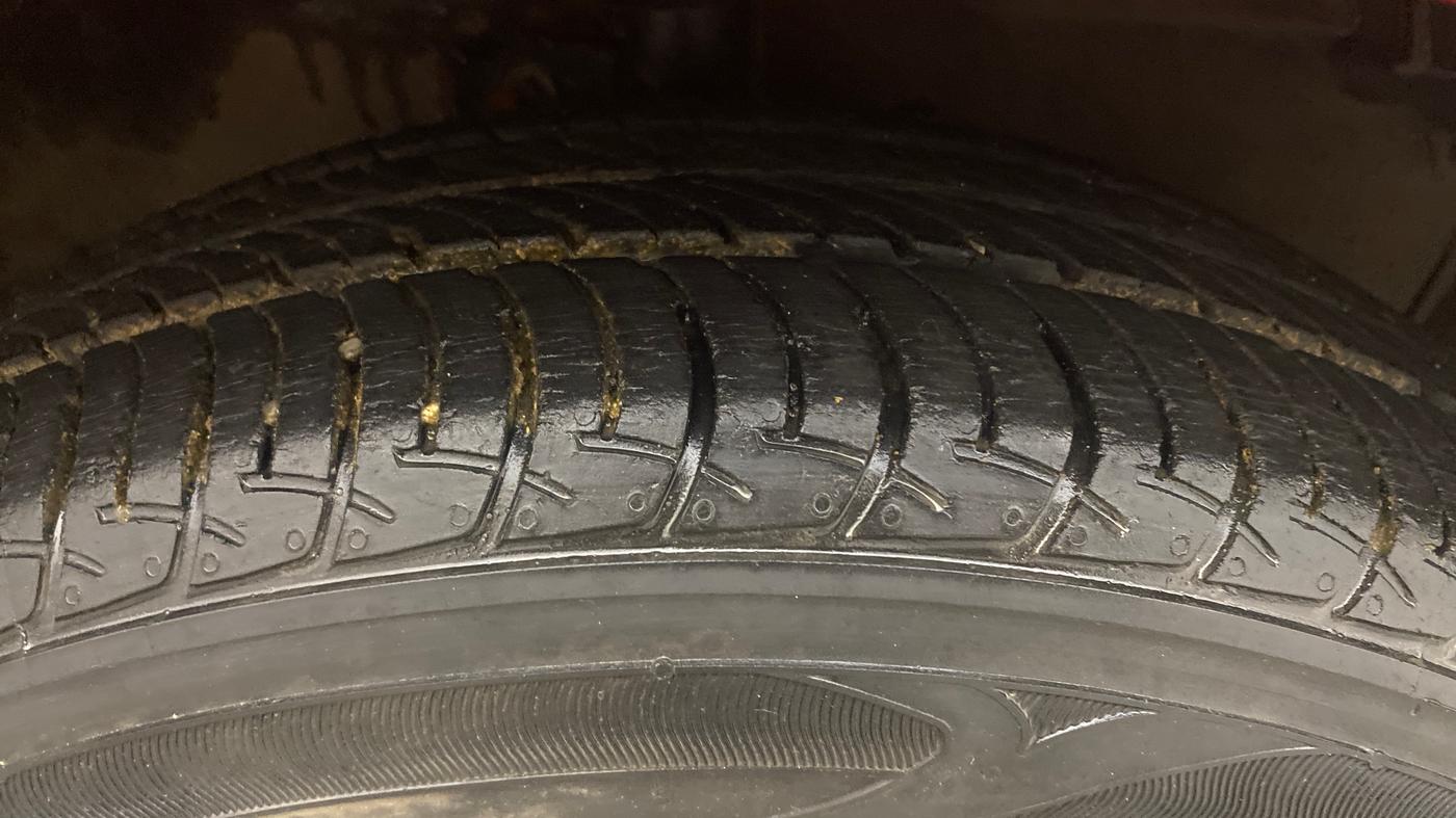 2016 Maruti Celerio VXI AMT, Petrol, Automatic, 63,453 km, Right Front Tyre Tread