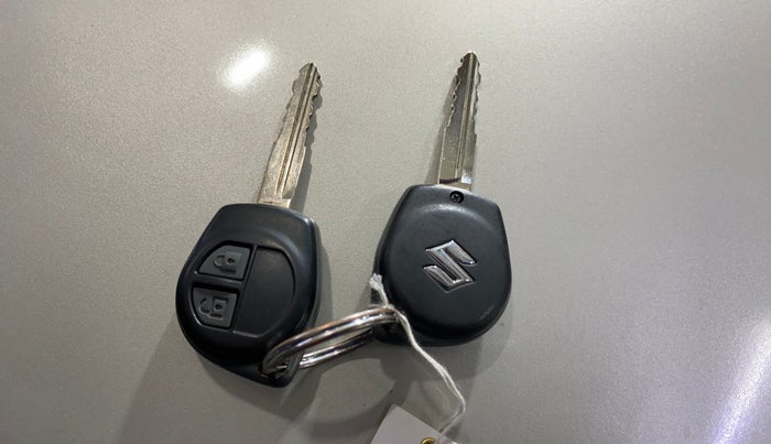 2013 Maruti Swift VXI, Petrol, Manual, 73,470 km, Key Close Up