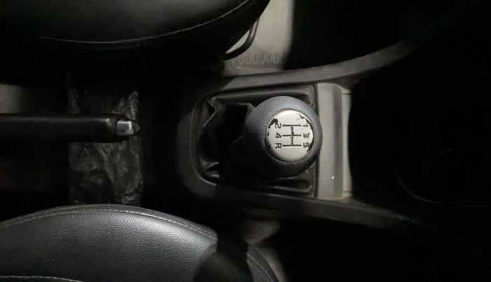 2013 Maruti Swift VXI, Petrol, Manual, 73,470 km, Gear Lever