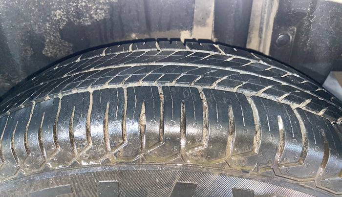 2013 Maruti Swift VXI, Petrol, Manual, 73,470 km, Left Rear Tyre Tread