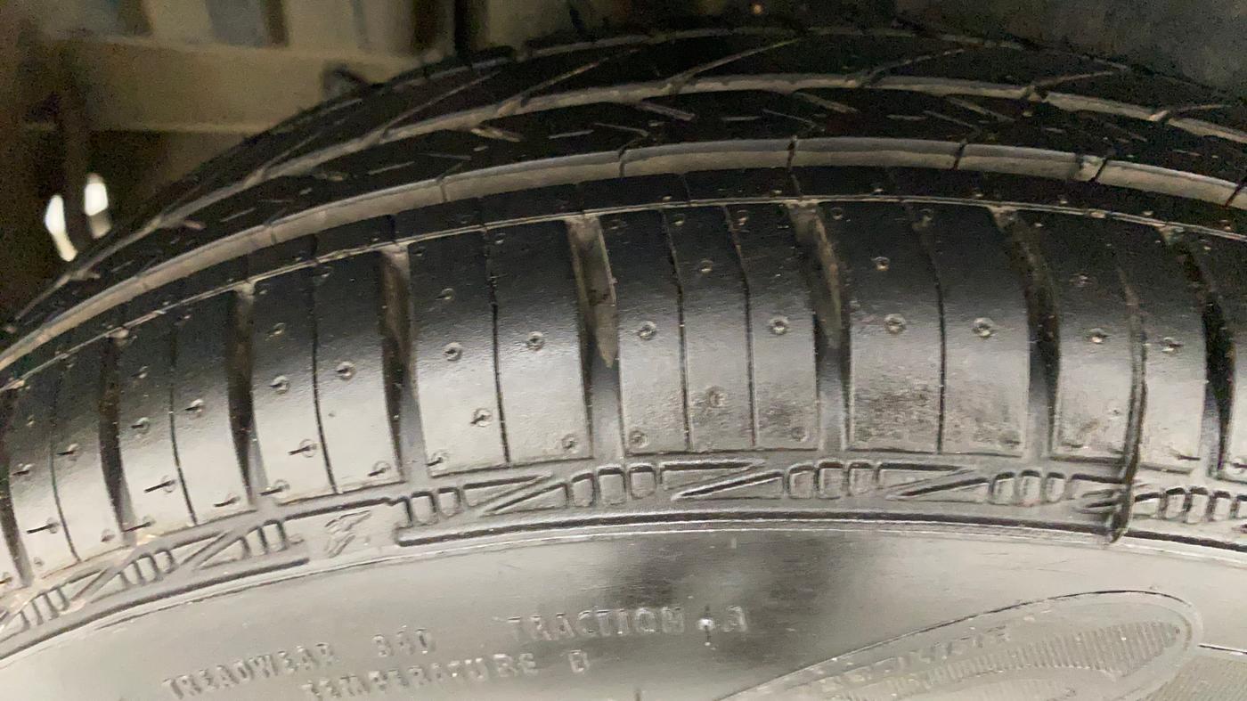 2012 Maruti Swift VXI, Petrol, Manual, 44,030 km, Right Rear Tyre Tread