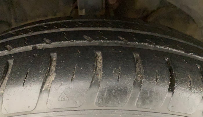 2018 Maruti Swift VXI AMT, Petrol, Automatic, 44,481 km, Right Front Tyre Tread