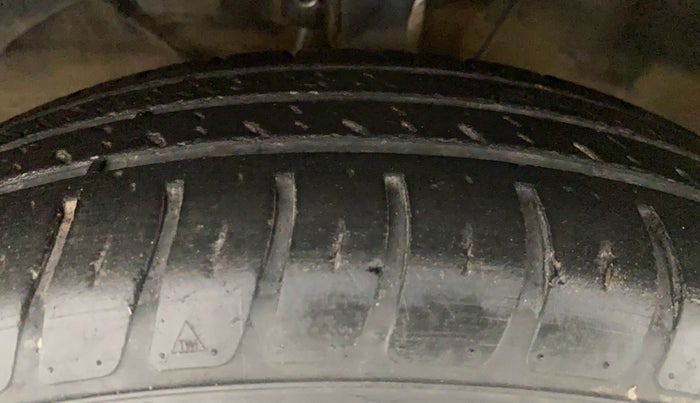 2018 Maruti Swift VXI AMT, Petrol, Automatic, 44,481 km, Left Front Tyre Tread