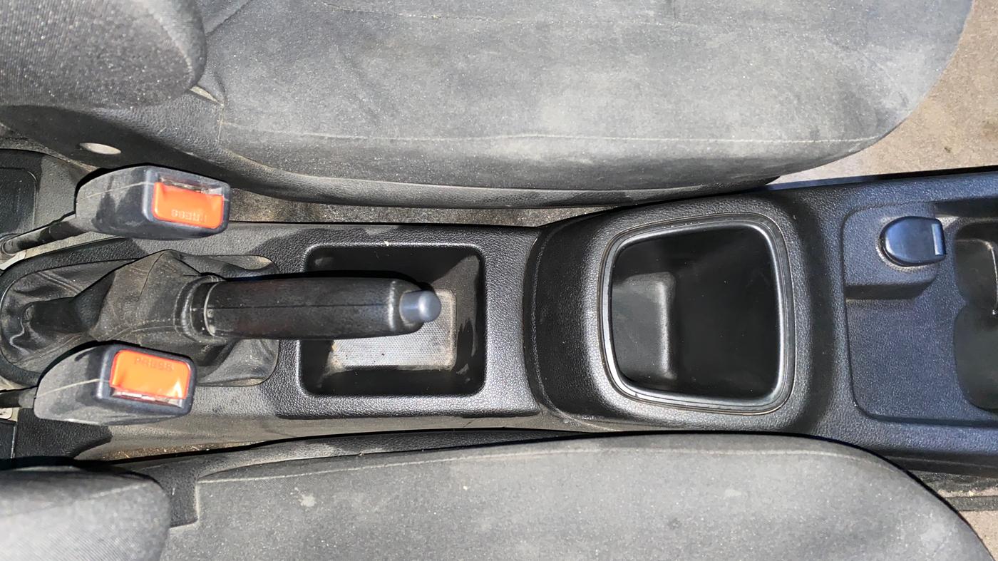 2018 Renault Kwid RXT 1.0 AMT (O), Petrol, Automatic, 27,150 km, Gear Lever