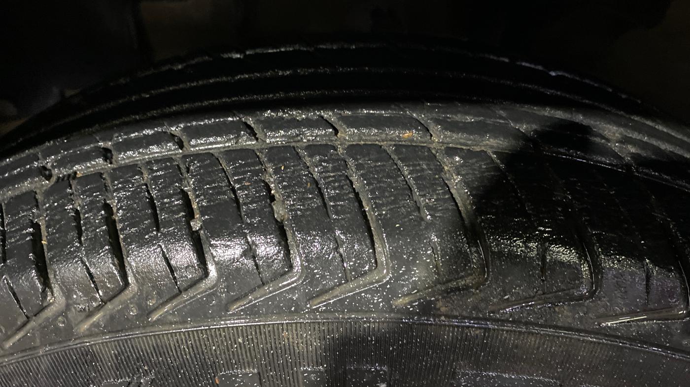 2018 Renault Kwid RXT 1.0 AMT (O), Petrol, Automatic, 27,150 km, Left Front Tyre Tread