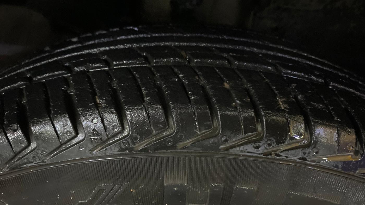 2018 Renault Kwid RXT 1.0 AMT (O), Petrol, Automatic, 27,150 km, Right Front Tyre Tread